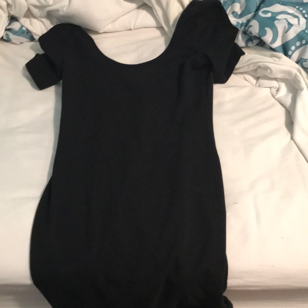 Black bodycon dress